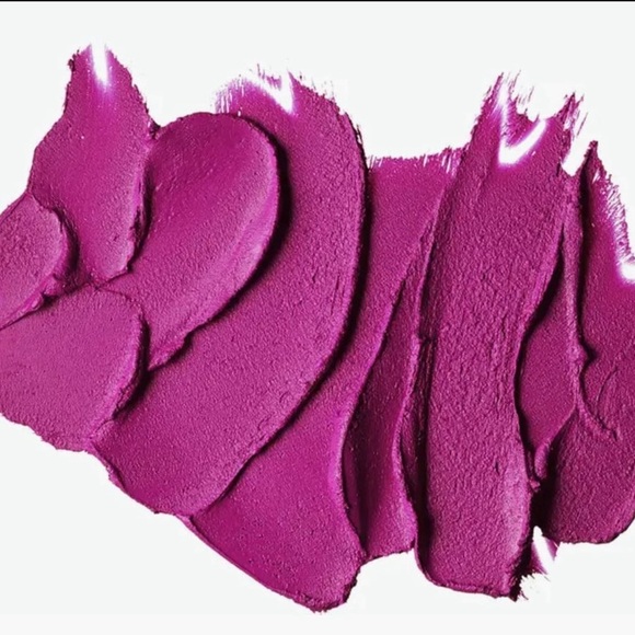 MAC Cosmetics Powder Kiss Lipstick in Fuchsia Frenzy New 1.5g no box - Picture 6 of 12